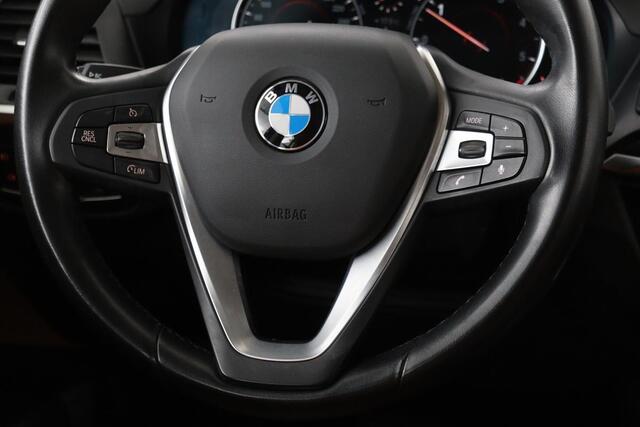 BMW X3 sDrive18d High Executive | Panoramadak | Leder | Stoelverwarming | Full LED | Sportstoelen | Carplay | Navigatie | Camera | Park Assist