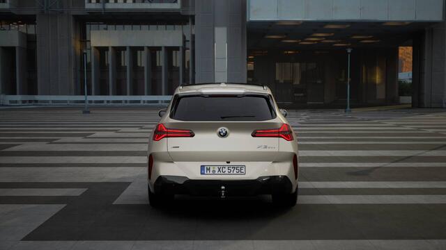 BMW X3 xDrive30e M Sport Automaat / Panoramadak / Trekhaak / Sportstoelen / Adaptieve LED / Parking Assistant Plus / Stoelventilatie / Comfort Access