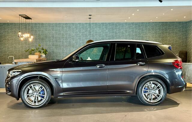 BMW X3 xDrive30e High Exe M-Pakket I Pano I Camera