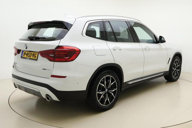 BMW X3 xDrive20i High Executive Automaat | Navigatie | Trekhaak | Lederen bekleding | Panoramisch schuifdak | Camera | Extra getint glas |