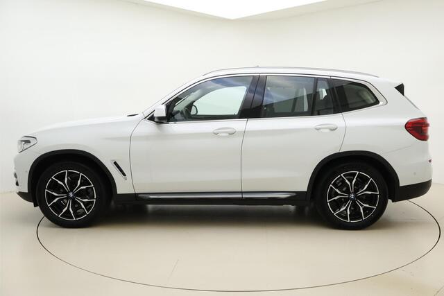 BMW X3 xDrive20i High Executive Automaat | Navigatie | Trekhaak | Lederen bekleding | Panoramisch schuifdak | Camera | Extra getint glas |