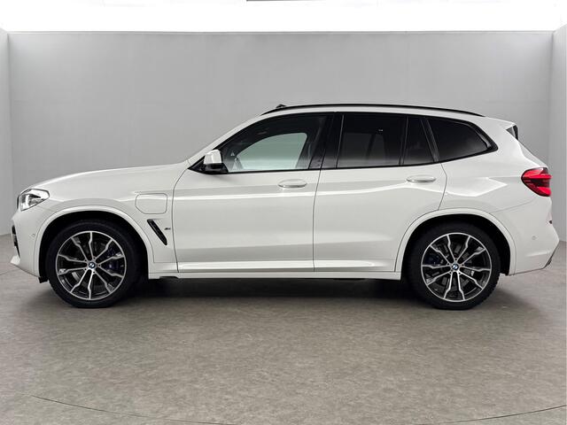 BMW X3 xDrive30e High Executive 260PK Pano Virtual Sfeerverl. Camera Carplay LED Navigatie 20"LMV Clima Cruise PDC