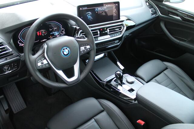 BMW X3 xDrive30e High Executive Automaat / Achteruitrijcamera / Parking Assistant / Live Cockpit Professional / Stoelverwarming