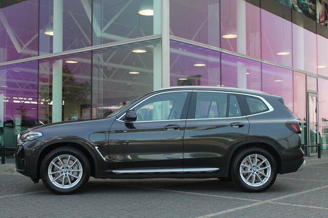 BMW X3 xDrive30e High Executive Automaat / Achteruitrijcamera / Parking Assistant / Live Cockpit Professional / Stoelverwarming