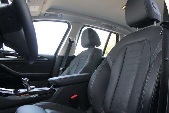 BMW X3 xDrive30e High Executive Automaat / Achteruitrijcamera / Parking Assistant / Live Cockpit Professional / Stoelverwarming