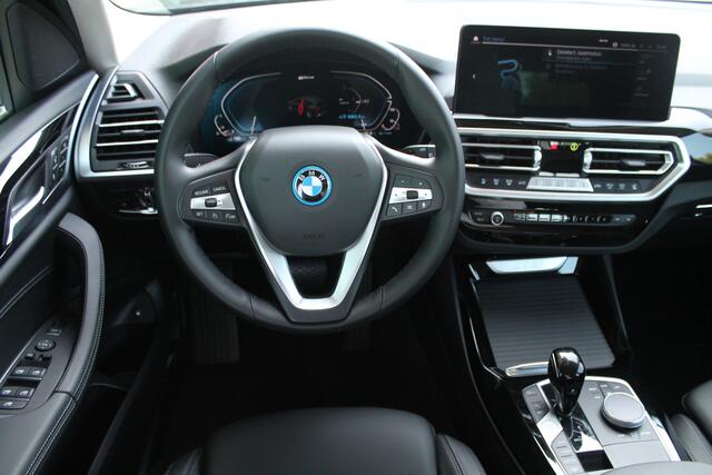 BMW X3 xDrive30e High Executive Automaat / Achteruitrijcamera / Parking Assistant / Live Cockpit Professional / Stoelverwarming
