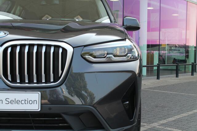 BMW X3 xDrive30e High Executive Automaat / Achteruitrijcamera / Parking Assistant / Live Cockpit Professional / Stoelverwarming