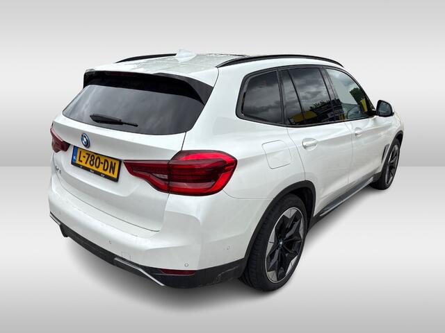 BMW X3 iX3 High Executive 80 kWh / Trekhaak / Panoramadak / 360Camera / Head-up / 20'' / Leder / Harman Kardon / Navigatie / Memory seats / Dodehoek / DAB / Stoelverwarming / Cruise Control Adaptief