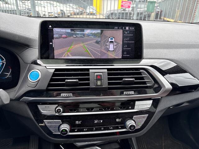 BMW X3 iX3 High Executive 80 kWh / Trekhaak / Panoramadak / 360Camera / Head-up / 20'' / Leder / Harman Kardon / Navigatie / Memory seats / Dodehoek / DAB / Stoelverwarming / Cruise Control Adaptief