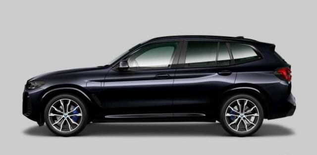 BMW X3 xDrive30e High Executive M Sport - Panoramadak - Comfort Access - Parking/Driving Assistant - Head up - Harman Kardon - Ambiance verlichting - Getinte/geluiddempende Ruiten - Elektrisch verwarmde voorstoelen -