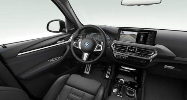 BMW X3 xDrive30e High Executive M Sport - Panoramadak - Comfort Access - Parking/Driving Assistant - Head up - Harman Kardon - Ambiance verlichting - Getinte/geluiddempende Ruiten - Elektrisch verwarmde voorstoelen -