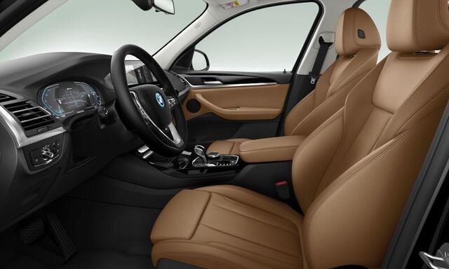 BMW X3 xDrive30e High Executive Trekhaak - Head up - Parking/Driving Assistant - Stuurwielrand verwarmd - Ambient Air pakket - Comfort Access - Active Protection - Hifi - Elektrisch verwarmde voorstoelen -