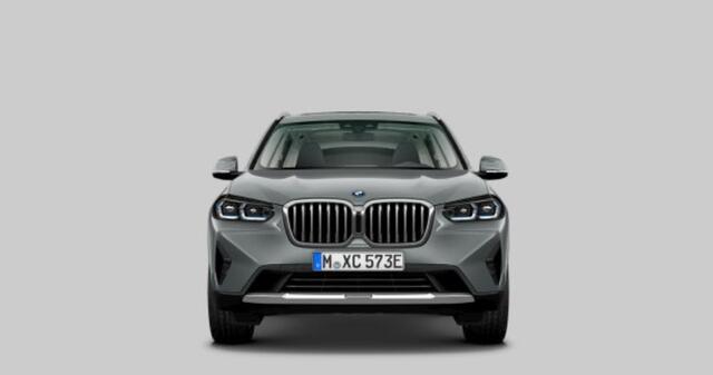 BMW X3 xDrive30e High Executive Trekhaak - Panoramadak - Parking/Driving Assistant - Active Protection - Head up - Hifi - Comfort Access - Getinte Ruiten - Elektrisch verwarmde voorstoelen - BMW Laserlight -