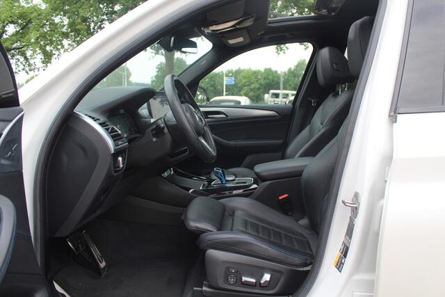 BMW X3 iX3 High Executive 80 kWh / Panoramadak / 360Camera / Head-up / 20'' / Leder / Harman Kardon / Sfeerverlichting / Dodehoek / DAB / Stoelverwarming / ACC