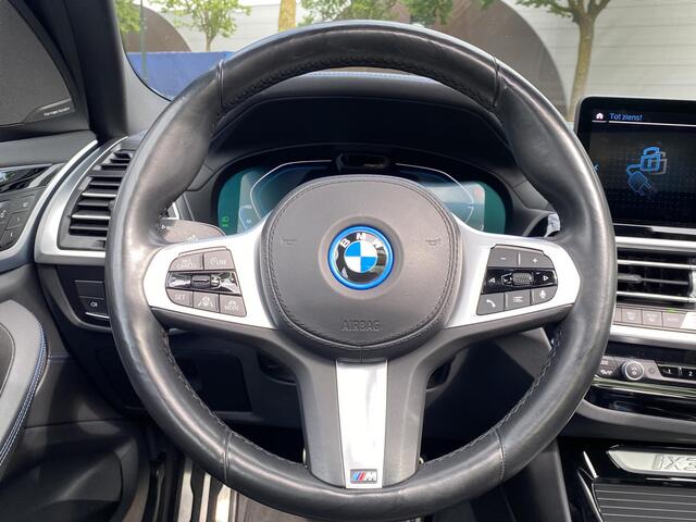 BMW X3 iX3 High Executive 80 kWh M SPORT DEALER ONDERHOUDEN | MEGA COMPLEET (oa: DRIVING ASSIST.PROFF.-HARMAN KARDON-DODE HOEK-ELECTR.STOELEN-ADAPTIEF ONDERSTEL etc.) | RIJKLAARPIJS incl. 12mnd BOVAG