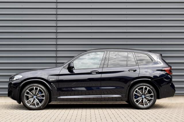 BMW X3 xDrive30e M Sport | Panoramadak | ACC | 20'' Velgen | Gesture Control | Lederen Bekleding |