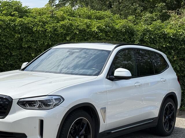 BMW X3 iX3 High Exe | Panorama | CoPilot | Harman/Kardon | Trekhaak | Head-Up | Adapt. Led