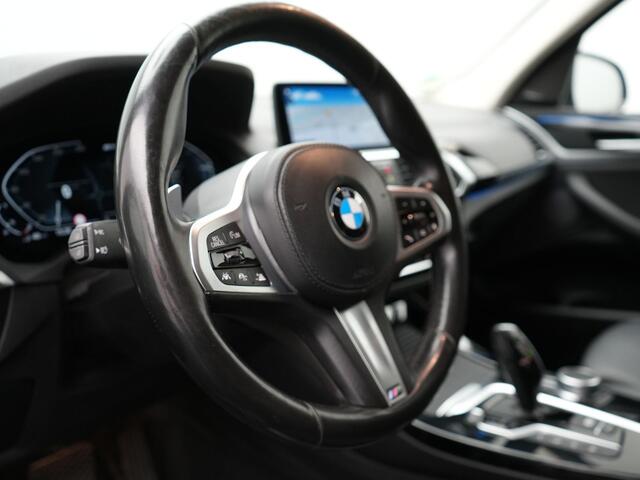BMW X3 xDrive30e Sportline Plug In Hybrid 293pk Dealer O.H. PHEV | Lederen Sportstoelen Verwarmd | Trekhaak af Fabriek | L.M. 20" | Navigatie | Adaptive Cruise | Harman Kardon | 360 Camera | Head Up | Sfeerverlichting | Virtual |
