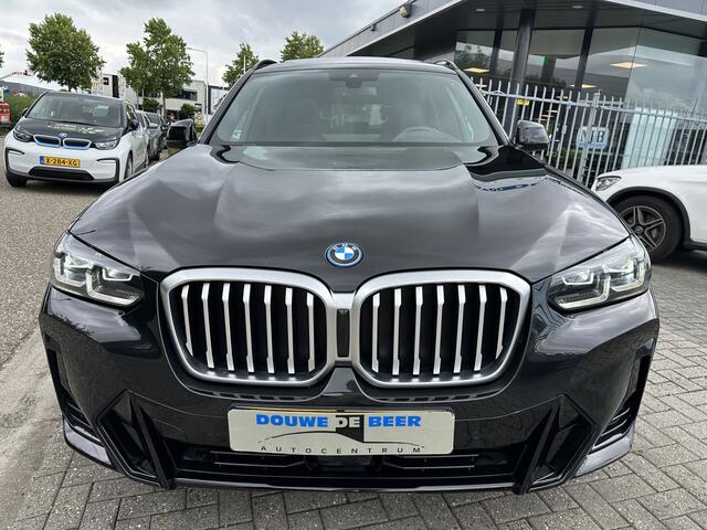 BMW X3 xDrive30e M sport Pano-Dak | M Stoelen | Keyless | HUD | Adapt. Cruise |