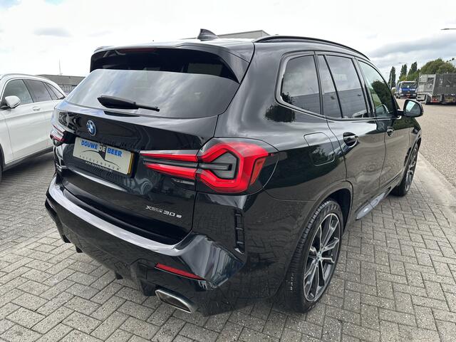 BMW X3 xDrive30e M sport Pano-Dak | M Stoelen | Keyless | HUD | Adapt. Cruise |
