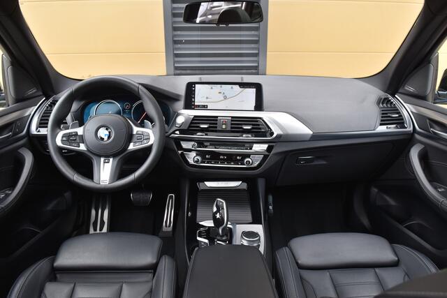 BMW X3 xDrive20i High Executive * M Sportpakket * Head-up * Trekhaak * 20 Inch * Keyless *