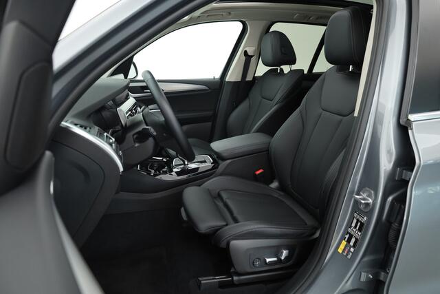 BMW X3 xDrive30e | Pano | HUD | 360cam | Elek. trekhaak | Stoel- Stuurverw. | Keyless | Leder