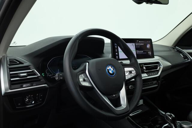 BMW X3 xDrive30e | Pano | HUD | 360cam | Elek. trekhaak | Stoel- Stuurverw. | Keyless | Leder
