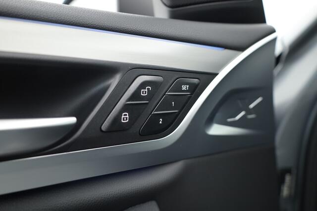 BMW X3 xDrive30e | Pano | HUD | 360cam | Elek. trekhaak | Stoel- Stuurverw. | Keyless | Leder