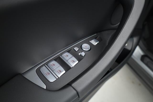 BMW X3 xDrive30e | Pano | HUD | 360cam | Elek. trekhaak | Stoel- Stuurverw. | Keyless | Leder