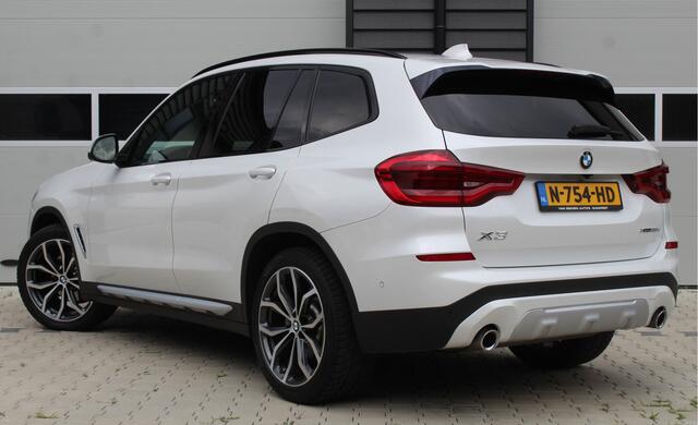 BMW X3 xDrive20i High Executive | Panoramadak | Zwarte hemel | HUD