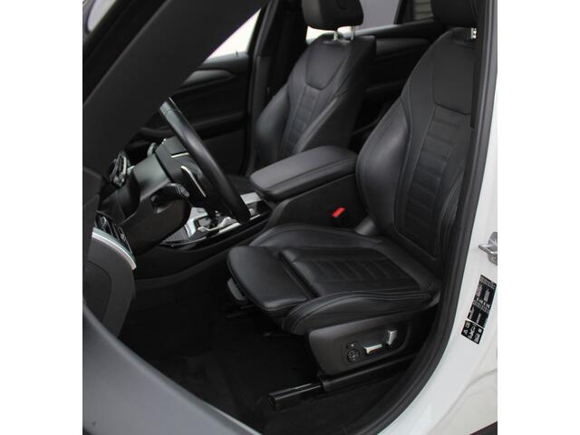 BMW X3 xDrive20i High Executive | Panoramadak | Zwarte hemel | HUD