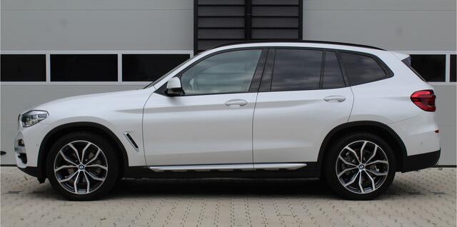 BMW X3 xDrive20i High Executive | Panoramadak | Zwarte hemel | HUD