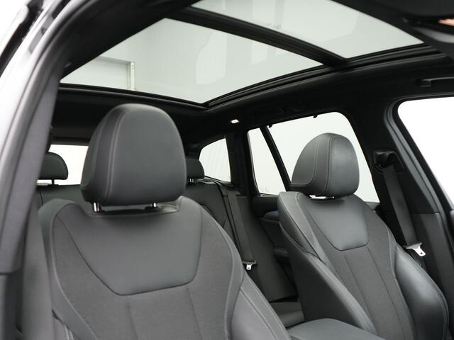 BMW X3 xDrive30e High Executive Plug In Hybrid 293pk Dealer O.H. PHEV | Panodak | Lederen Sportstoelen Memory | Adaptive Cruise | Adaptief Onderstel | Harman Kardon | Virtual | Navigatie | Apple Carplay | Head Up | Sfeerverlichting |