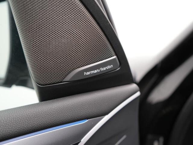 BMW X3 xDrive30e High Executive Plug In Hybrid 293pk Dealer O.H. PHEV | Panodak | Lederen Sportstoelen Memory | Adaptive Cruise | Adaptief Onderstel | Harman Kardon | Virtual | Navigatie | Apple Carplay | Head Up | Sfeerverlichting |