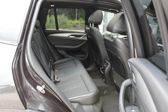 BMW X3 xDrive20i 184Pk High Executive M-sport Edition | NL-auto | Dealer onderhouden