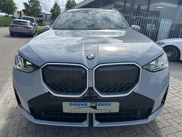 BMW X3 30e xDrive M Sport New Model Direct leverbaar Pano-Dak | Trekhaak | Leer | Stuurverw. | Stoelventilatie en Verwarming