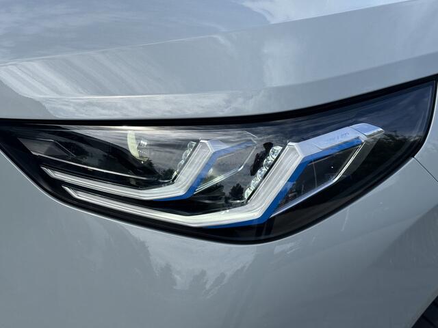 BMW X3 30e xDrive M Sport New Model Direct leverbaar Pano-Dak | Trekhaak | Leer | Stuurverw. | Stoelventilatie en Verwarming