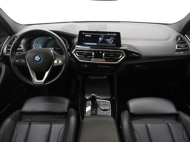 BMW X3 xDrive30e LCI 292PK | Leder | Sportstoelen | Zwarte Hemel | Camera | DAB | Carplay