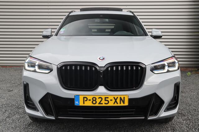 BMW X3 xDrive30e M-Sport Panorama / 360 camera / Head-Up / Trekhaak / HiFi / Blackline /