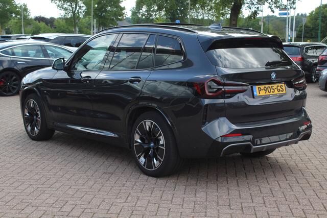 BMW X3 iX3 High Executive 80 kWh / Trekhaak / Panoramadak / 360Camera / Head-up / 20'' / Leder / Harman Kardon / Sfeerverlichting / Dodehoek / DAB / Stuur+Stoelverwarming / ACC