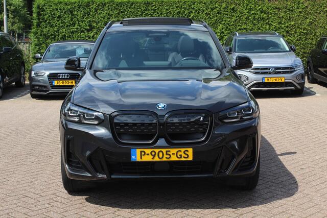 BMW X3 iX3 High Executive 80 kWh / Trekhaak / Panoramadak / 360Camera / Head-up / 20'' / Leder / Harman Kardon / Sfeerverlichting / Dodehoek / DAB / Stuur+Stoelverwarming / ACC