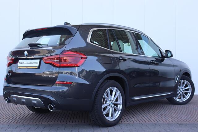 BMW X3 xDrive30e Business Edition Plus Luxury Line / 20" LMV / Panoramadak / Head Up Display / Elektrisch Verstelbare Voorstoelen incl Geheugen / Parking Pack / Individuaal Lederen bekleding / Achterbank verwarming / Stuurwielrand verwarming / Driving Assistent