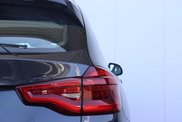 BMW X3 xDrive30e Business Edition Plus Luxury Line / 20" LMV / Panoramadak / Head Up Display / Elektrisch Verstelbare Voorstoelen incl Geheugen / Parking Pack / Individuaal Lederen bekleding / Achterbank verwarming / Stuurwielrand verwarming / Driving Assistent