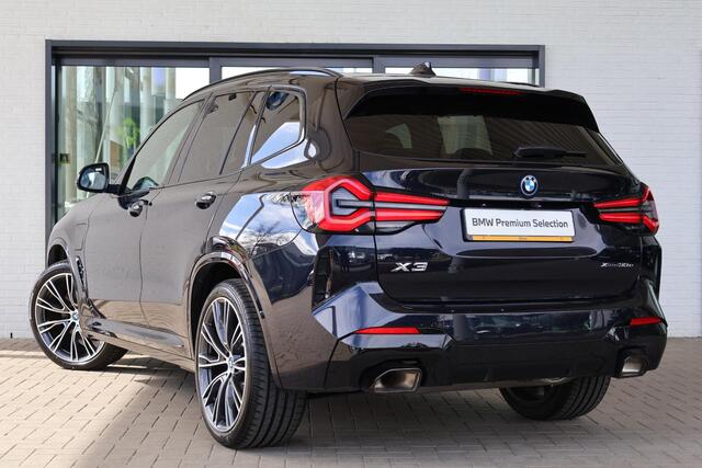 BMW X3 xDrive30e | M Sportpakket | Live Cockpit Professional | Driving Assistant Professional