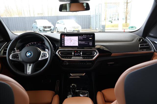 BMW X3 xDrive30e | M Sportpakket | Live Cockpit Professional | Driving Assistant Professional