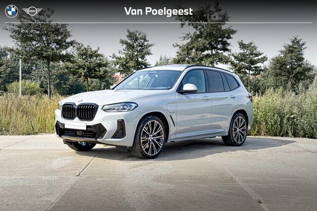 BMW X3 xDrive30e High Executive | M Sport | Glazen Panoramadak | Stoelverwarming | Trekhaak |