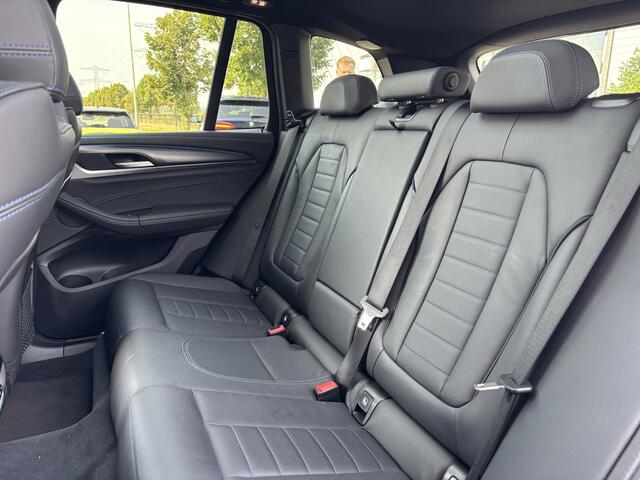 BMW X3 xDrive30e High Executive M Sport Automaat / Panoramadak / Trekhaak / Laserlight / Sportstoelen / Parking Assistant Plus / Comfort Access / Stuurverwarming