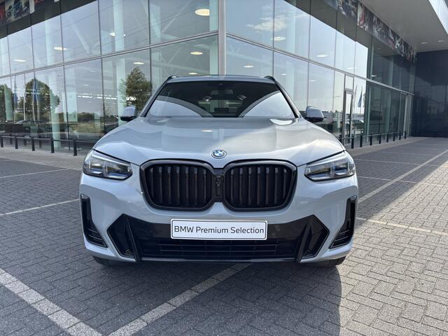BMW X3 xDrive30e High Executive M Sport Automaat / Panoramadak / Trekhaak / Laserlight / Sportstoelen / Parking Assistant Plus / Comfort Access / Stuurverwarming