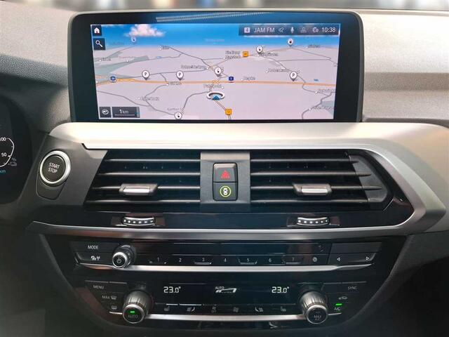 BMW X3 xDrive30e Executive xLine Trekhaak Panoramadak 19 Inch LED Stuurwielverwarming Elek. Stoelverstelling Live cockpit pro Achteruitrijcamera