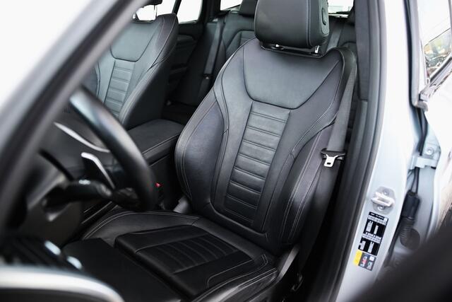 BMW X3 xDrive30e High Executive M Sport Automaat / Panoramadak / Sportstoelen / Adaptieve LED / Parking Assistant Plus / Head-Up / Stuurverwarming / Gesture Control